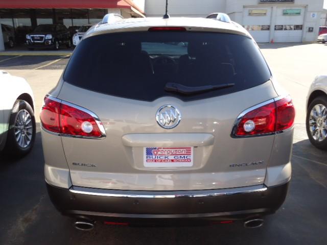 Buick Enclave 2012 photo 2