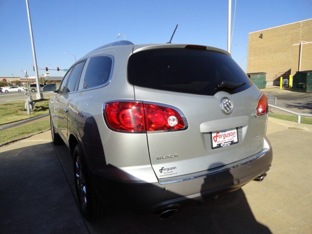 Buick Enclave 2012 photo 2