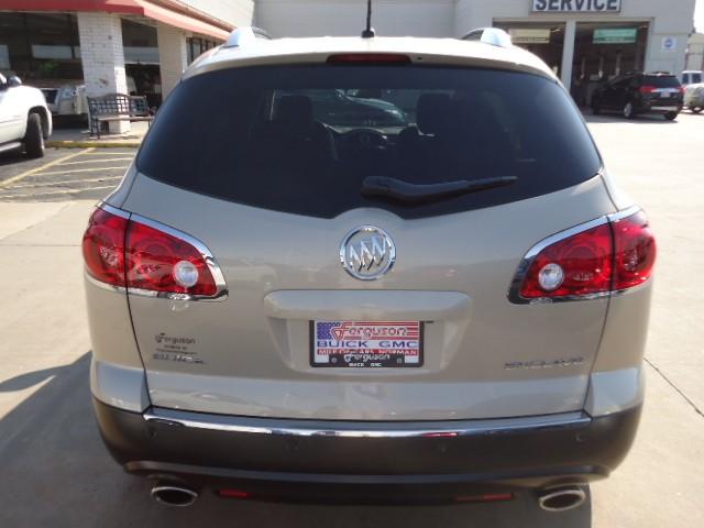 Buick Enclave 2012 photo 1