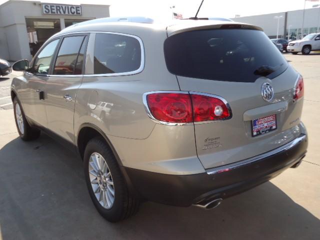 Buick Enclave 2012 photo 2