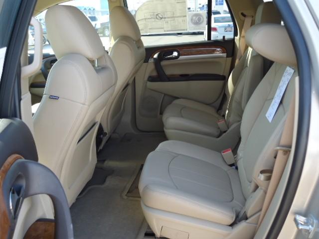 Buick Enclave 2012 photo 3