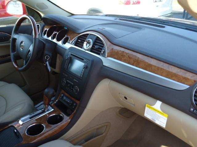 Buick Enclave 2012 photo 2