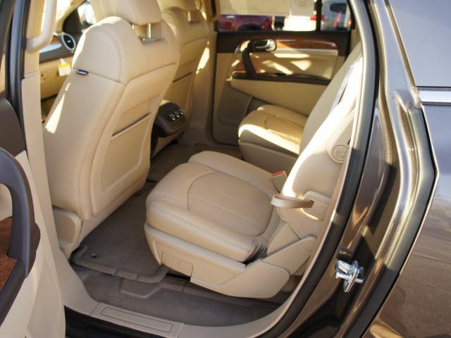 Buick Enclave 2012 photo 2