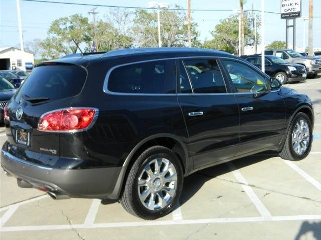 Buick Enclave 2012 photo 1