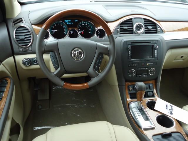 Buick Enclave QUAD CAB 140 WB Sport Utility