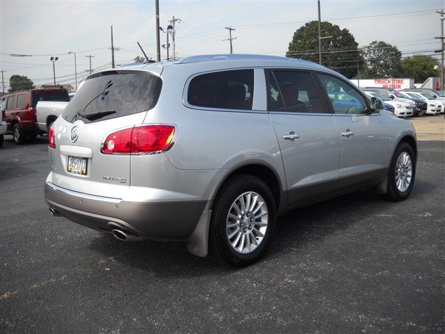 Buick Enclave 2012 photo 1