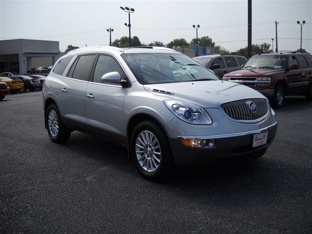 Buick Enclave 2012 photo 2