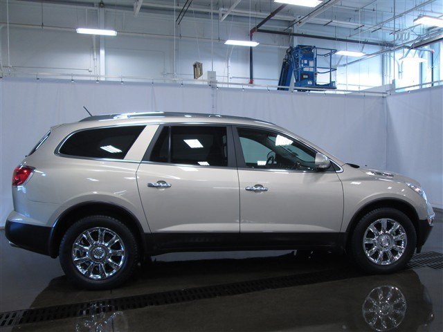 Buick Enclave 2012 photo 1