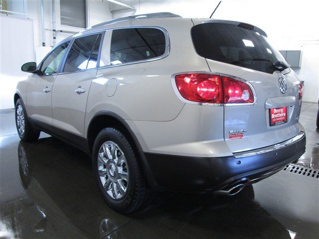Buick Enclave 2012 photo 2