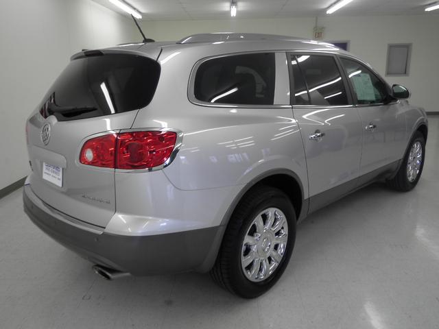 Buick Enclave 2012 photo 1