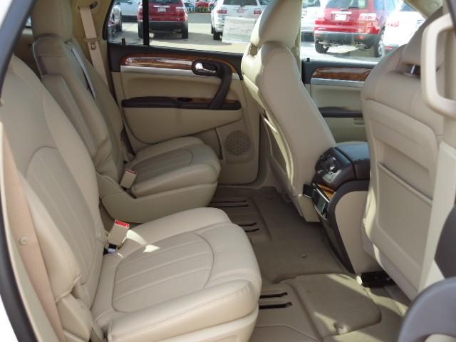 Buick Enclave 2012 photo 1