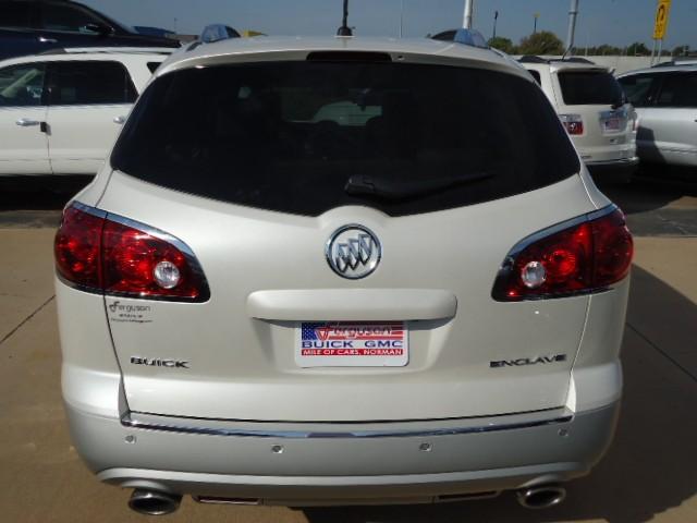 Buick Enclave 2012 photo 2