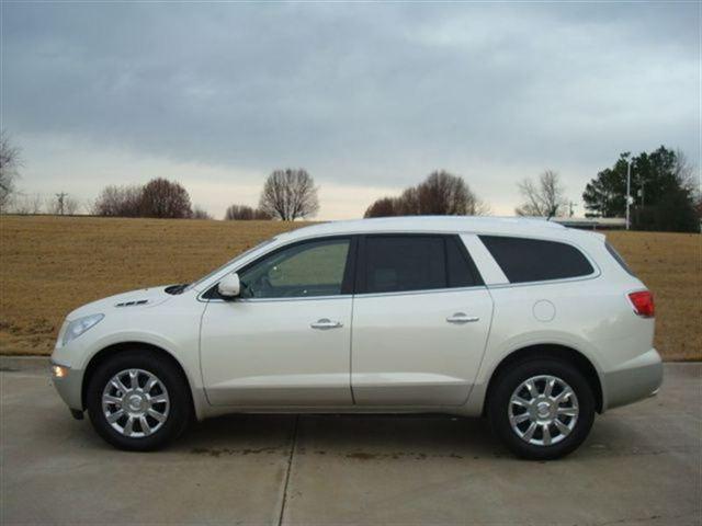 Buick Enclave 2012 photo 1