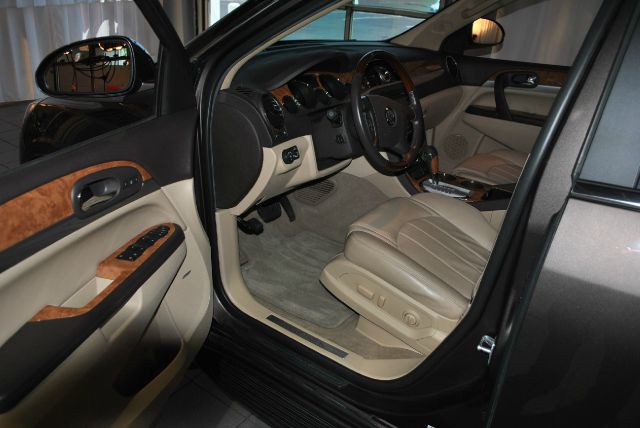 Buick Enclave 2012 photo 1