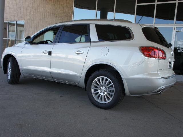 Buick Enclave 2012 photo 2