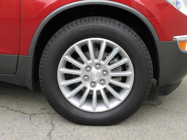 Buick Enclave 2012 photo 2