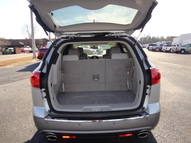 Buick Enclave 2012 photo 2