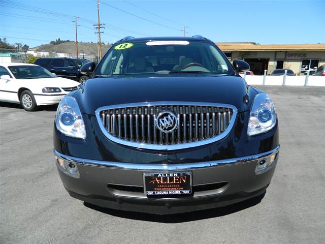 Buick Enclave 2012 photo 2