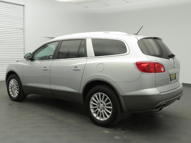 Buick Enclave 2012 photo 2
