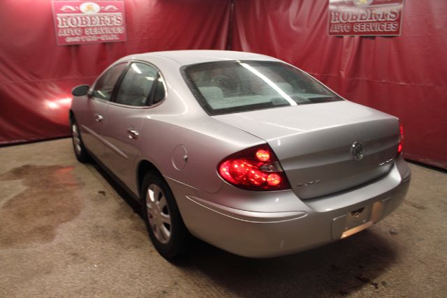 Buick LaCrosse 2005 photo 1