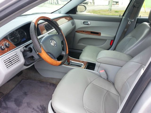 Buick LaCrosse 2005 photo 2