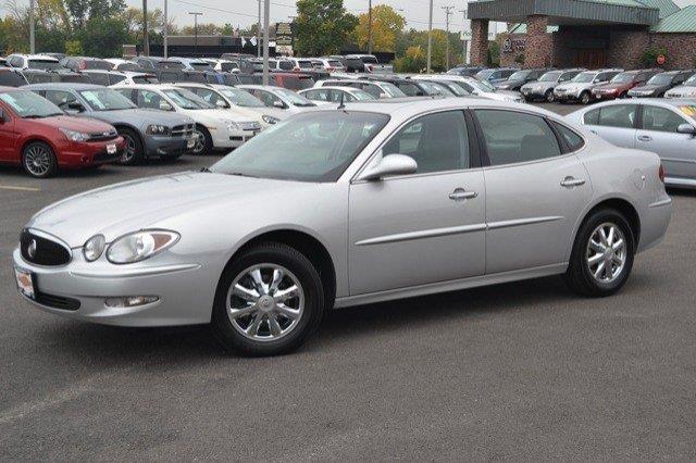 Buick LaCrosse 2005 photo 2