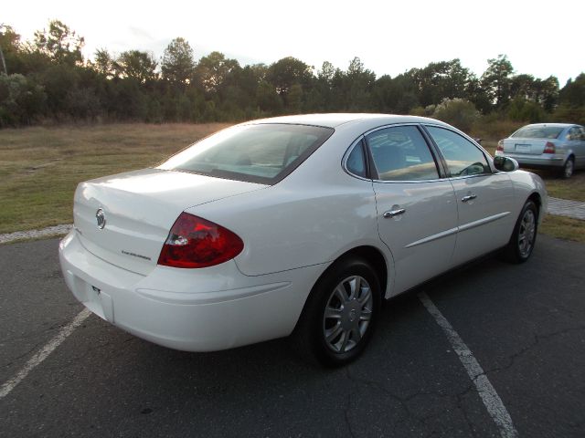 Buick LaCrosse 2005 photo 1