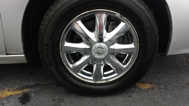 Buick LaCrosse 2005 photo 1