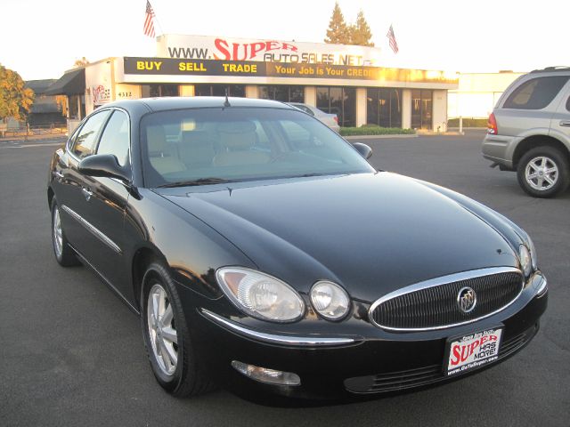 Buick LaCrosse 2005 photo 2