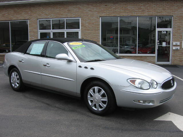 Buick LaCrosse 2005 photo 1