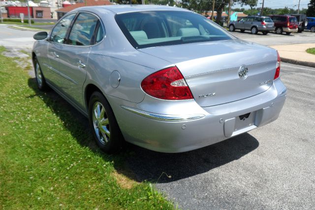 Buick LaCrosse 2005 photo 1