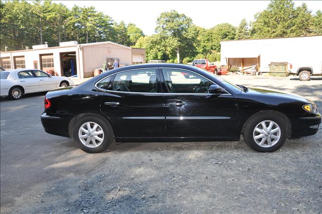 Buick LaCrosse 2005 photo 2