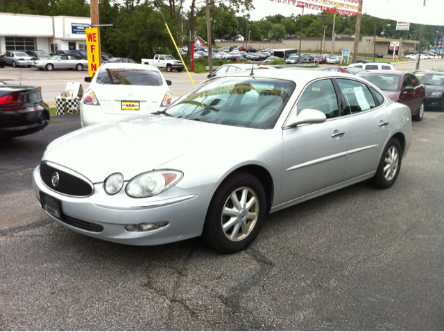 Buick LaCrosse 2005 photo 1