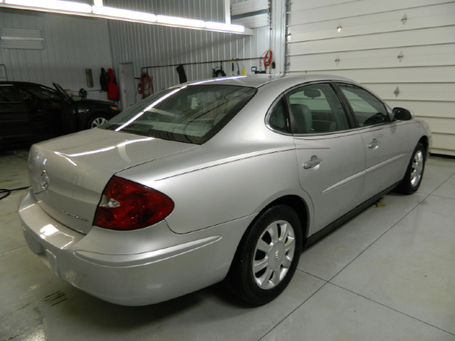 Buick LaCrosse 2005 photo 4