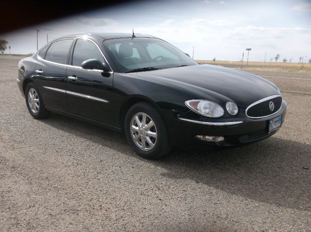 Buick LaCrosse 2005 photo 2