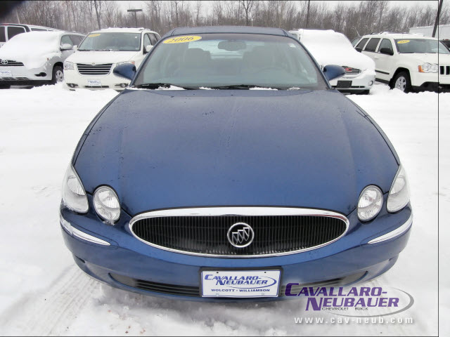 Buick LaCrosse 2006 photo 2