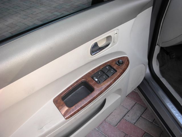 Buick LaCrosse 2006 photo 3