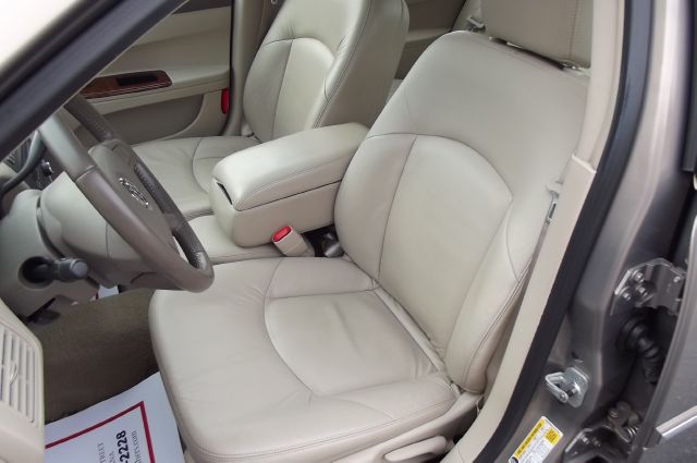 Buick LaCrosse 2006 photo 2