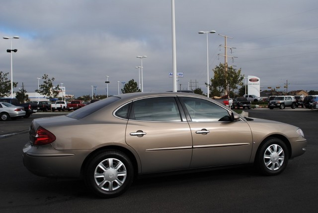 Buick LaCrosse 2006 photo 3