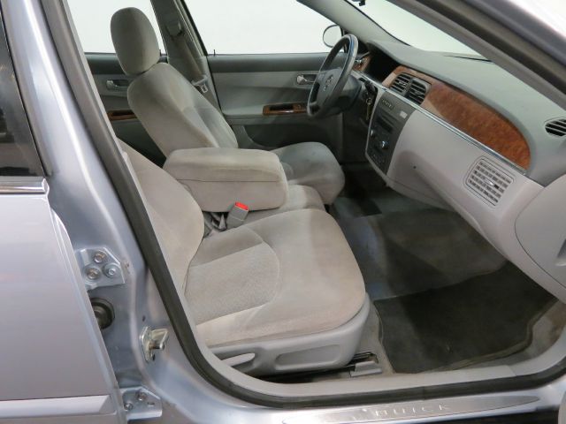 Buick LaCrosse 2006 photo 19