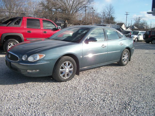 Buick LaCrosse 2006 photo 2