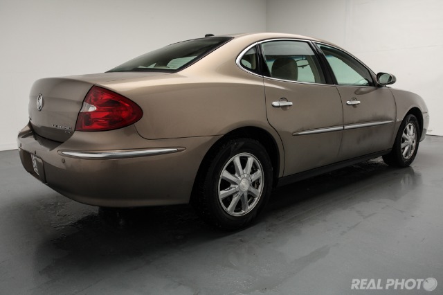 Buick LaCrosse 2007 photo 2