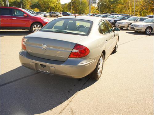 Buick LaCrosse 2007 photo 2