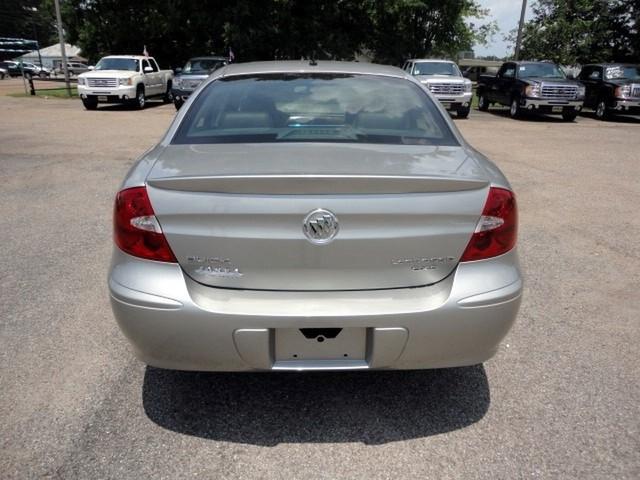 Buick LaCrosse 2007 photo 2