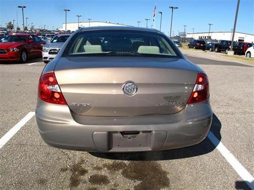 Buick LaCrosse 2007 photo 2