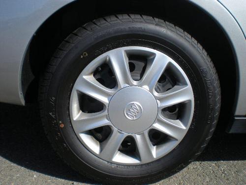 Buick LaCrosse 2007 photo 2