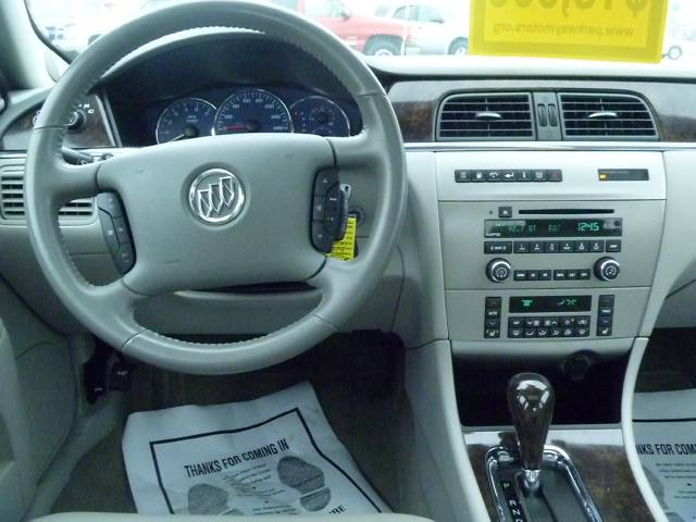 Buick LaCrosse 2008 photo 2