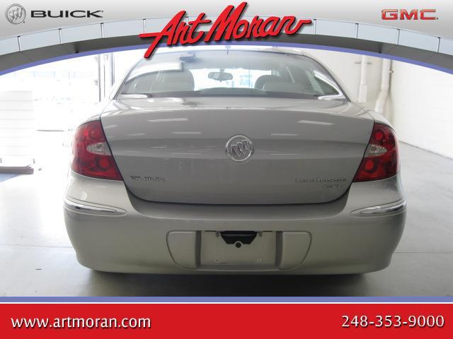 Buick LaCrosse 2008 photo 2