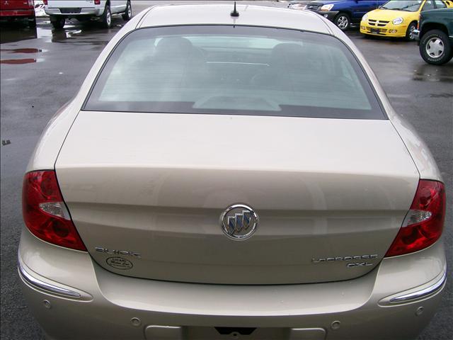 Buick LaCrosse 2008 photo 2