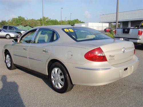 Buick LaCrosse 2008 photo 2